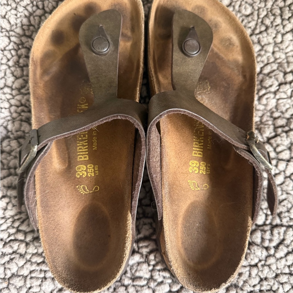 Birkenstock Gold Gizeh-Style Thong Sandals